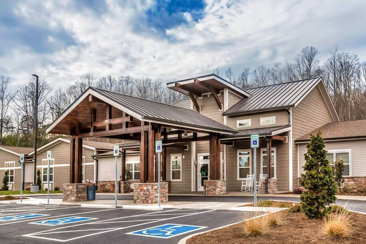 Pinnacle Assisted Living in Knoxville, TN