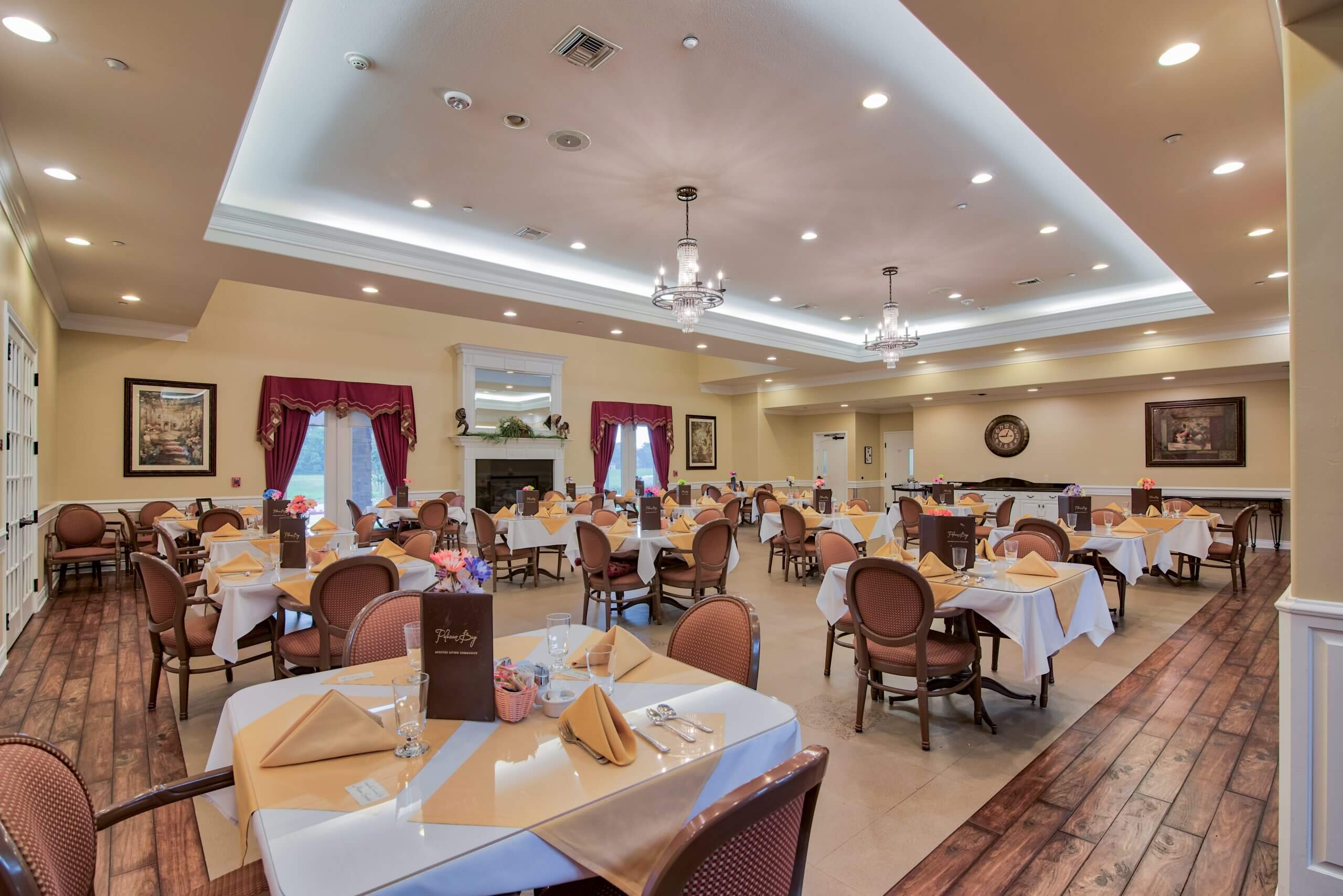 Dining area at Pelican Bay Assisted Living and memory care community in Beaumont, TX